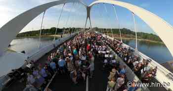 Massa volk op openingsviering nieuwe brug in Tervant - Het Laatste Nieuws