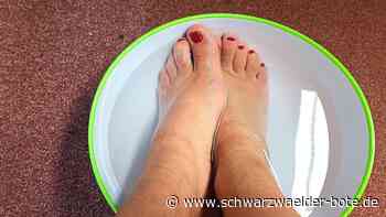 Das soll bei Hitze helfen?: Wir haben sieben kuriose Tipps zur Abkühlung getestet