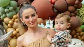 Filho de Lorena Carvalho surge brincando com a mãe em sequência de registros fofíssimos - CARAS Brasil