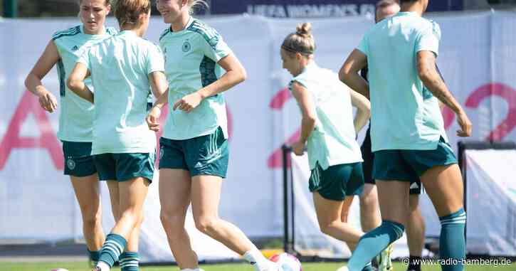 Schüller wieder auf dem Platz: DFB-Frauen trotzen der Hitze