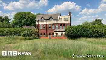 Wakefield travellers' site extension requires house purchase - BBC