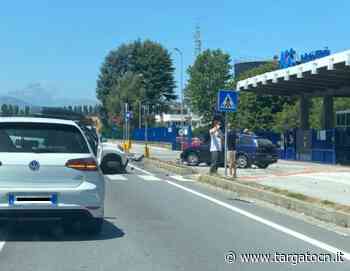 Scontro fra due auto a Cuneo sulla provinciale 564 davanti alla Bottero - TargatoCn.it