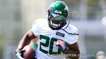 Jets RB Breece Hall officially becomes a holdout today