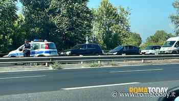 Incendio sull'Olimpica: fumo invade la tangenziale, traffico in tilt a Roma nord