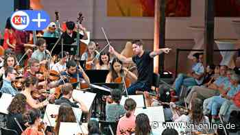 SHMF: Wie packend Urbanski mit dem Festival Orchestra Strawinsky probt