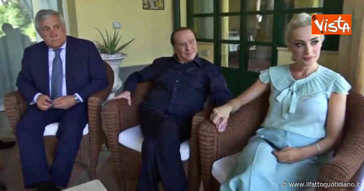 Il surreale video del vertice tra Lega e Fi diffuso da Berlusconi: musica thriller in sottofondo, lui e Fascina mano nella mano mentre parla Salvini