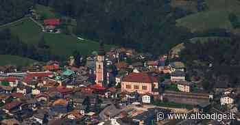 Castelrotto, il consiglio comunale si dimette in polemica con il sindaco no vax - Alto Adige