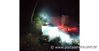 Incêndio, na madrugada desta terça-feira, em Imbituba, destrói casa totalmente, deixando o morador apenas com a roupa do corpo - portalahora.com.br