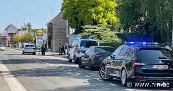 Bromfietser (16) zwaargewond na klap tegen auto aan Frunpark Izegem - Het Laatste Nieuws