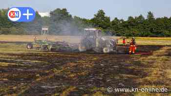 Neumünster: Trecker und Feld stehen in Flammen – Feuerwehr verhindert Flächenbrand
