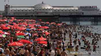 Brighton come Riccione, va in scena la (stra)ordinaria follia climatica - La Stampa