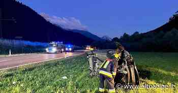 Prato alla Drava, auto sbanda e finisce ruote all'aria: un ferito - Alto Adige