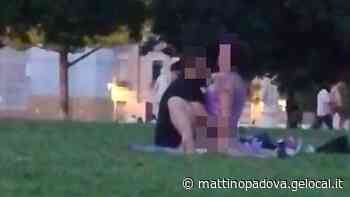 Padova, fanno sesso in Prato della Valle davanti ai passanti - Il Mattino di Padova