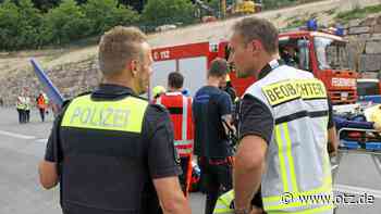 Menschen auf der A4 aus Fahrzeug befreit - Ostthüringer Zeitung