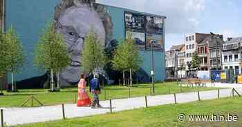 Merksem eert Gaston Berghmans met 400 meter grote muurschildering - Het Laatste Nieuws