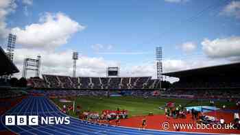 Thousands get jobs training ahead of Commonwealth Games - BBC