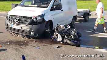 Zusammenstoß mit Transporter bei Bad Feilnbach: Motorradfahrer schwer verletzt