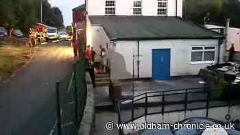 Drama as teenager threatens to jump from roof of Oldham Evening Chronicle - Oldham Chronicle