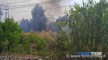 A Trofarello tranciato un cavo della ferrovia e incendio a bordo binari, bloccate le linee ferroviarie - TorinoToday