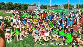 Sport in Haiterbach: Turngeräte auf dem Rasen statt in der Halle