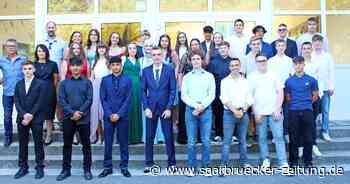 Abschlussfeier in der Galileo-Schule in Bexbach - Saarbrücker Zeitung