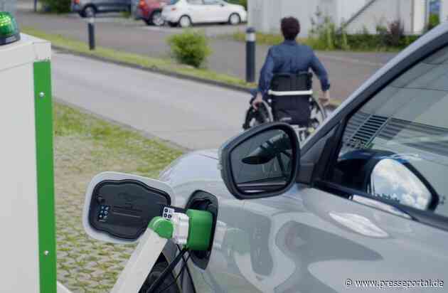 Ford testet Roboter-Ladesäule, die Menschen mit körperlichen Einschränkungen beim Aufladen von Elektrofahrzeugen helfen soll