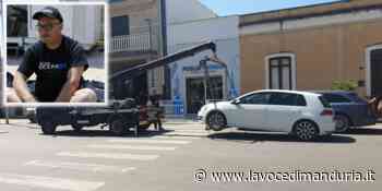 Il recordman del mondo bloccato da un'auto in doppia fila e "liberato" dalla polizia che chiama il carro attrezzi - La Voce di Manduria