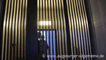 Per Haftbefehl gesuchter Mann rastet aus und reißt Klo aus Verankerung