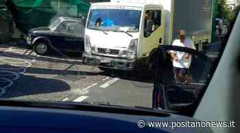 Positano: traffico in tilt in Via Monsignor Saverio Cinque - Positanonews - Positanonews