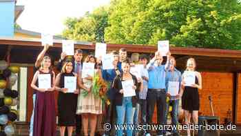 Wimbergschule: 16 Zehntklässler und 23 Neuntklässler feiern Abschluss