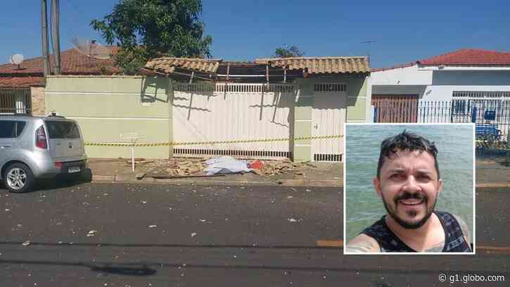Paraquedista morre ao cair sobre telhado de casa durante salto em Boituva - Globo