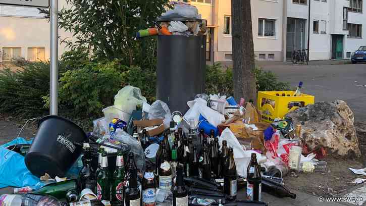 Rekord-Müllberg in Ulm: 25 Tonnen Abfälle nach Schwörmontag - SWR Aktuell
