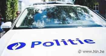 Wagen negeert verkeersbord en rijdt in flank van politiewagen aan Brabantdam - Het Laatste Nieuws