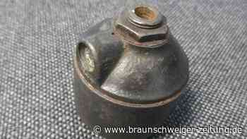 Kind findet Granate am See und nimmt sie mit nach Hause