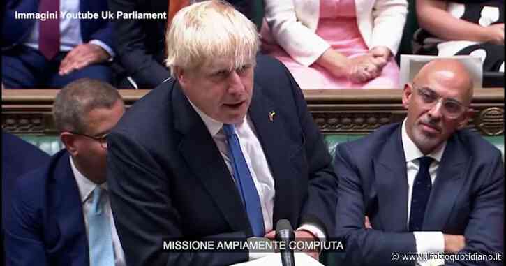 Boris Johnson saluta la Camera dei comuni nel suo ultimo question time e cita Terminator