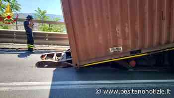 Autotreno perde il rimorchio sul viadotto Gatto, mattinata di disagi e traffico in tilt a Salerno - Positano Notizie