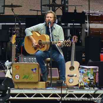 Pearl Jam forced to cancel show due to Eddie Vedder suffering vocal cord issues