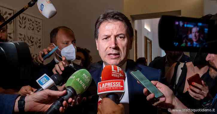 Crisi di governo, Conte attacca Draghi: “Abbiamo ricevuto insulti. Deliberata volontà di cacciarci fuori dalla maggioranza”