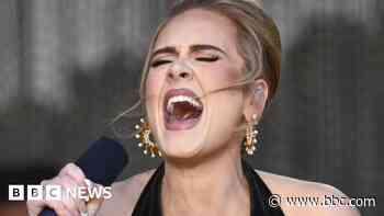 Adele: Emotion and simplicity are enough at comeback Hyde Park gig - BBC