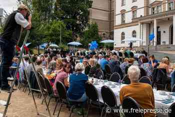 Hochschule in Mittweida feiert Jubiläum ihres Neustarts mit langer Kaffeetafel - freiepresse.de