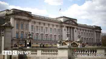Buckingham Palace: Man charged with trespassing on grounds twice - BBC