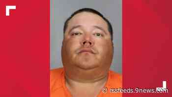 Girls softball coach accused of soliciting nude photos of underage girl