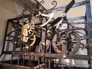 Candelara, l'orologio storico del '700 è fermo da maggio. Redaelli: «Si ripristini subito» - Centropagina