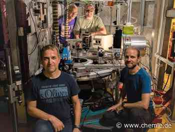 Eine Quantenwelle in zwei Kristallen