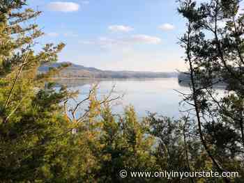 The Underrated Bearwaller Gap Hiking Trail In Tennessee Leads To A Hidden Turquoise Lake - Only In Your State