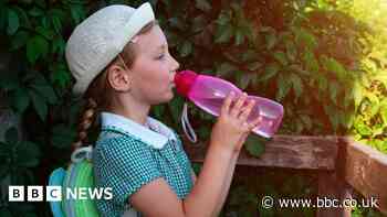 Coventry primary school closes after pupils suffer heat exhaustion - BBC