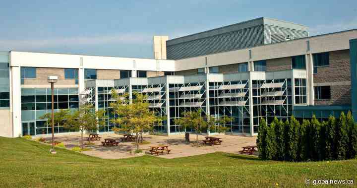 Sarnia, Ont. police clears bomb threat received at Lambton College - Global News
