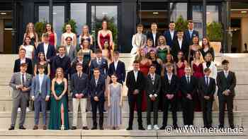 Holzkirchen: Privat-Gymnasiasten danken Lehrern zum Abitur mit Umarmung - Merkur.de