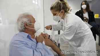 Vaccini anti-covid, Ausl Parma agli anziani: "Prenotate per evitare inutili attese sotto il sole" - La Repubblica