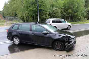 Auto’s botsen op Zeelsebaan